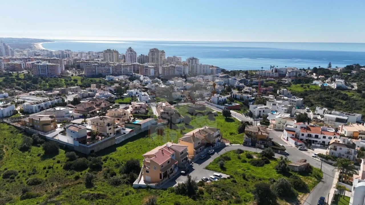 Terreno para Venda em Armação de Pera Foto 5