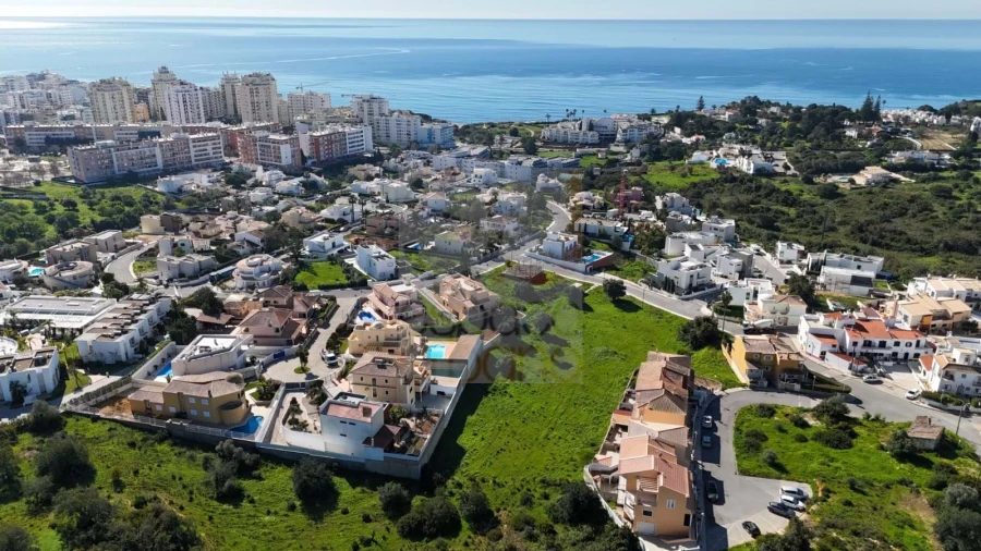 Terreno para Venda em Armação de Pera Foto 17