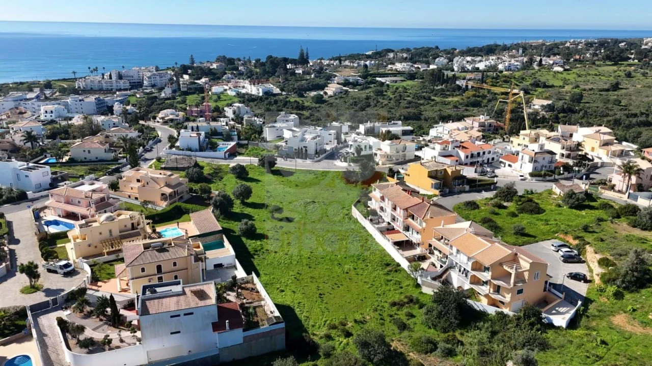 Terreno para Venda em Armação de Pera Foto 11