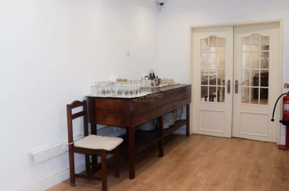 Negócio para Venda em Alvalade