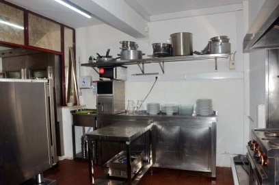 Negócio para Venda em Alvalade