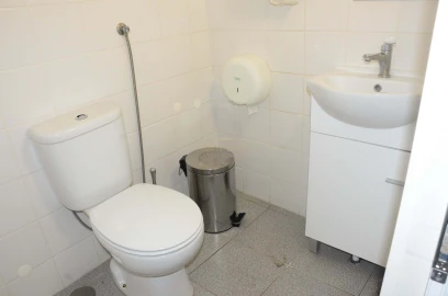 Negócio para Venda em Alvalade