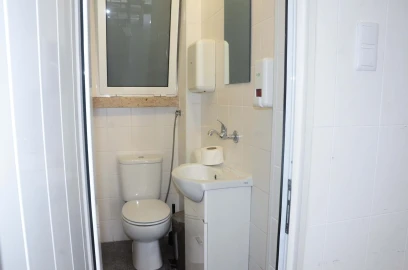 Negócio para Venda em Alvalade