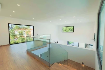 Apartamento T4 para Venda em Corroios