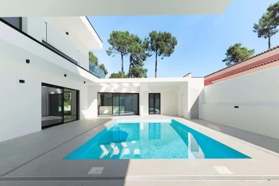 Apartamento T4 para Venda em Corroios