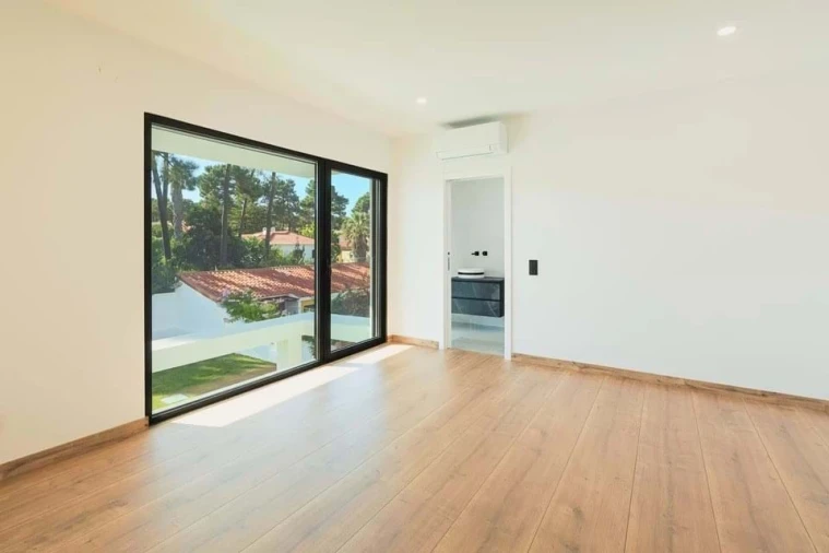 Apartamento T4 para Venda em Corroios Foto 9