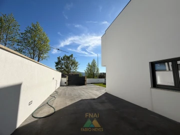 Moradia T3 para Venda em Távora (Santa Maria e São Vicente)