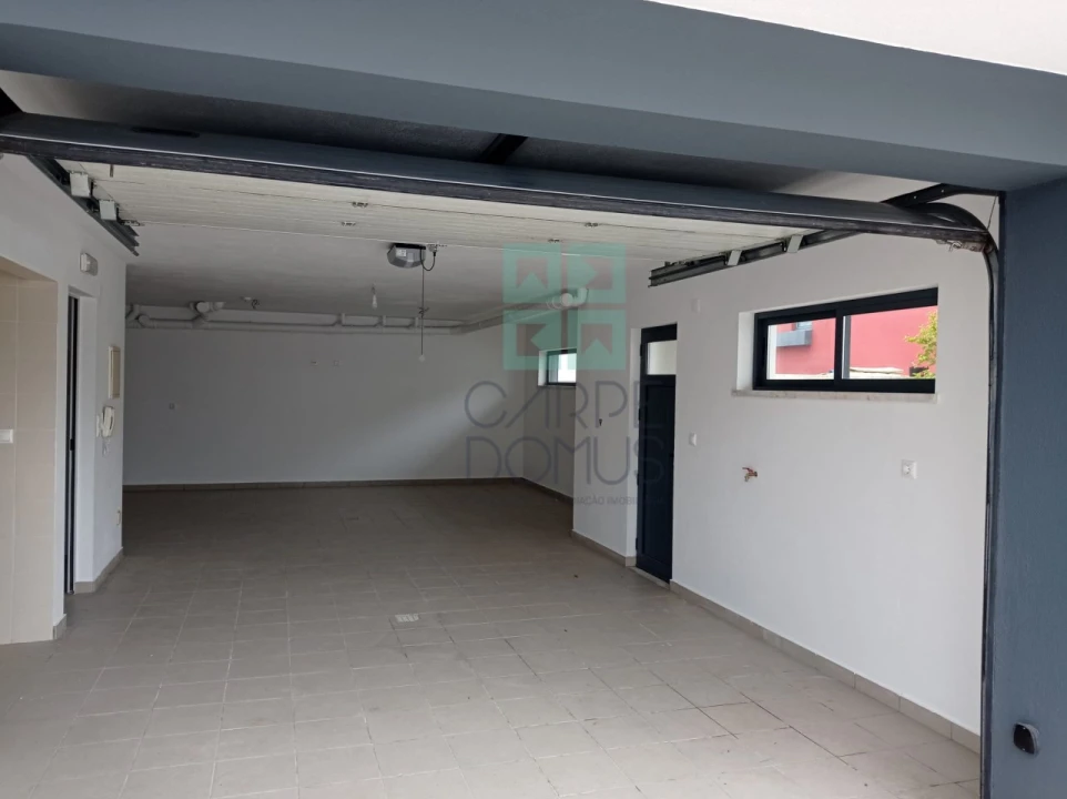 Moradia T5 para Venda em Laranjeiro e Feijó Foto 5