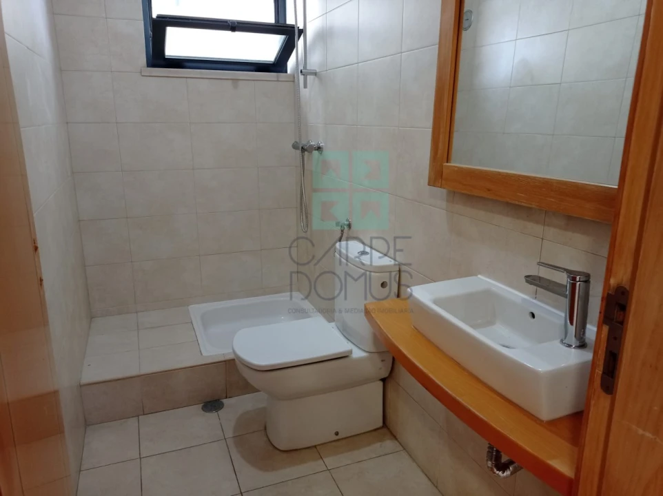 Moradia T5 para Venda em Laranjeiro e Feijó Foto 18