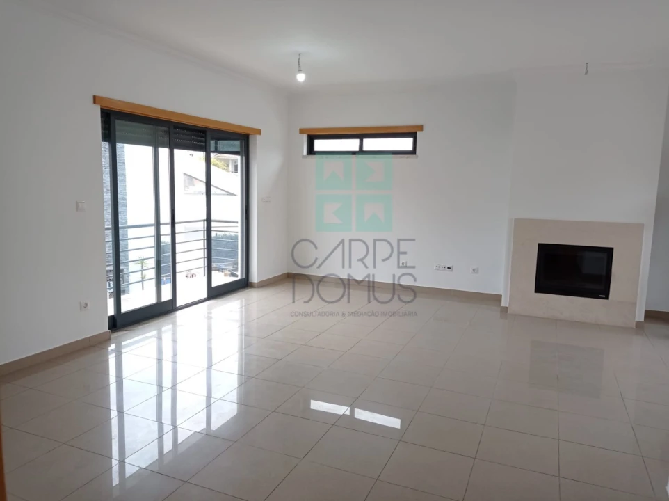 Moradia T5 para Venda em Laranjeiro e Feijó Foto 20