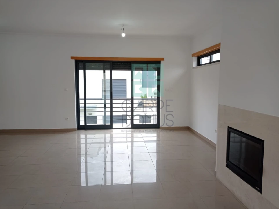 Moradia T5 para Venda em Laranjeiro e Feijó Foto 21