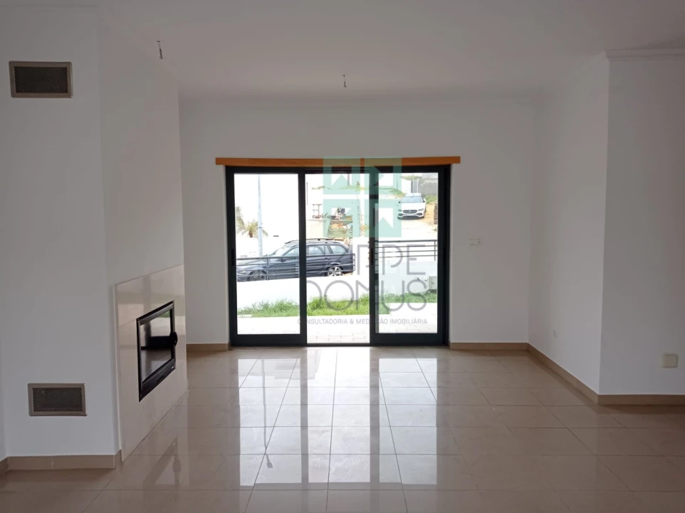 Moradia T5 para Venda em Laranjeiro e Feijó Foto 22