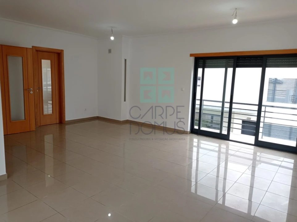 Moradia T5 para Venda em Laranjeiro e Feijó Foto 19