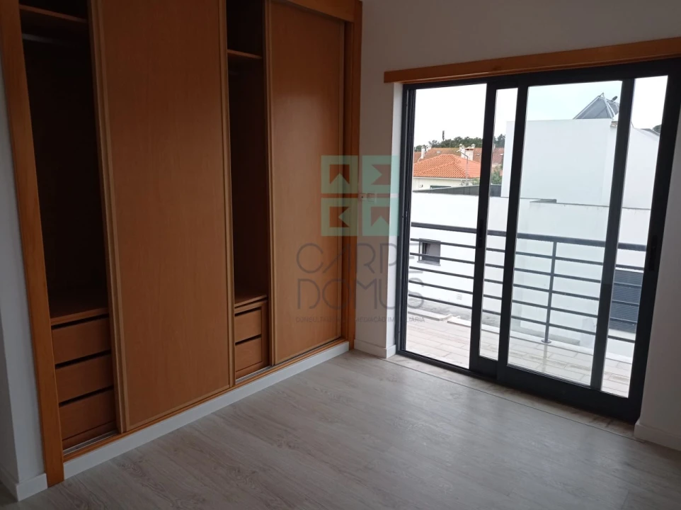 Moradia T5 para Venda em Laranjeiro e Feijó Foto 32