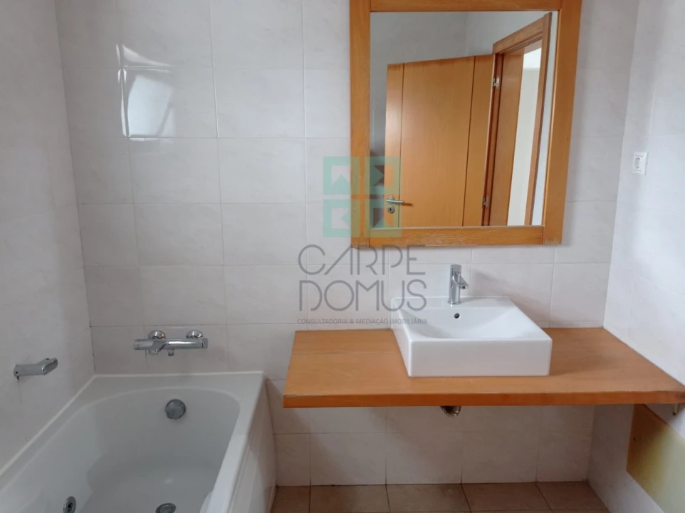 Moradia T5 para Venda em Laranjeiro e Feijó Foto 27