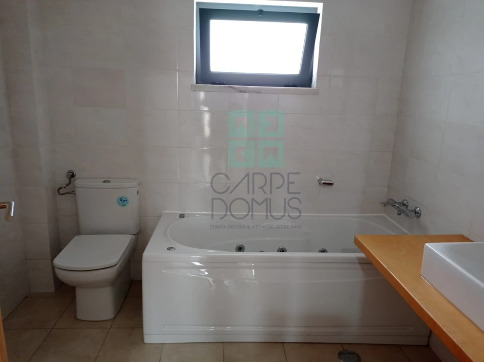 Moradia T5 para Venda em Laranjeiro e Feijó Foto 28