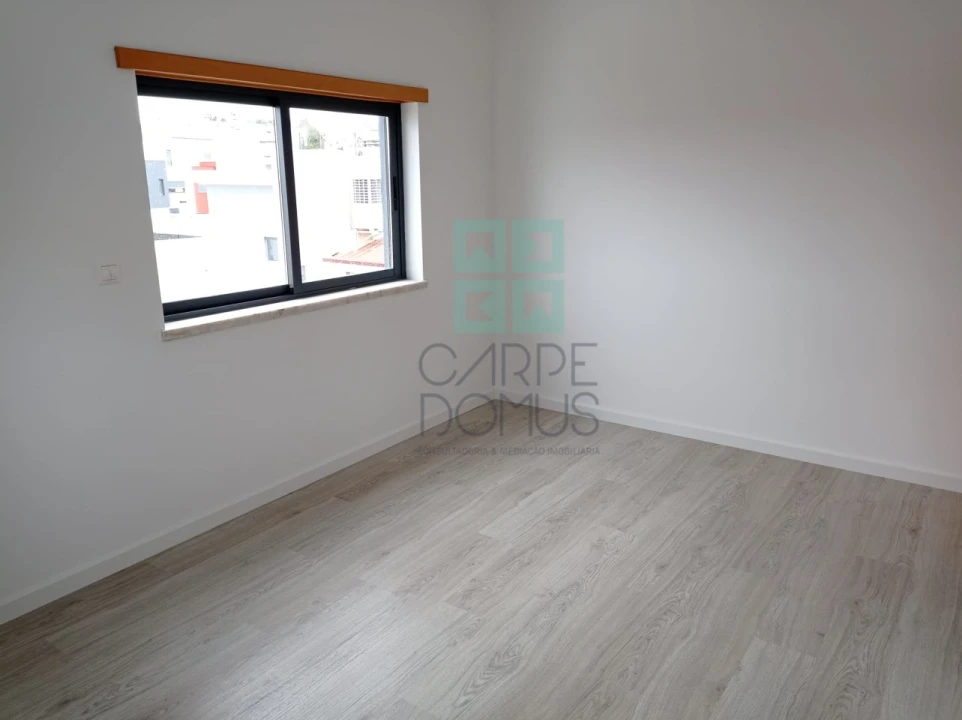 Moradia T5 para Venda em Laranjeiro e Feijó Foto 35