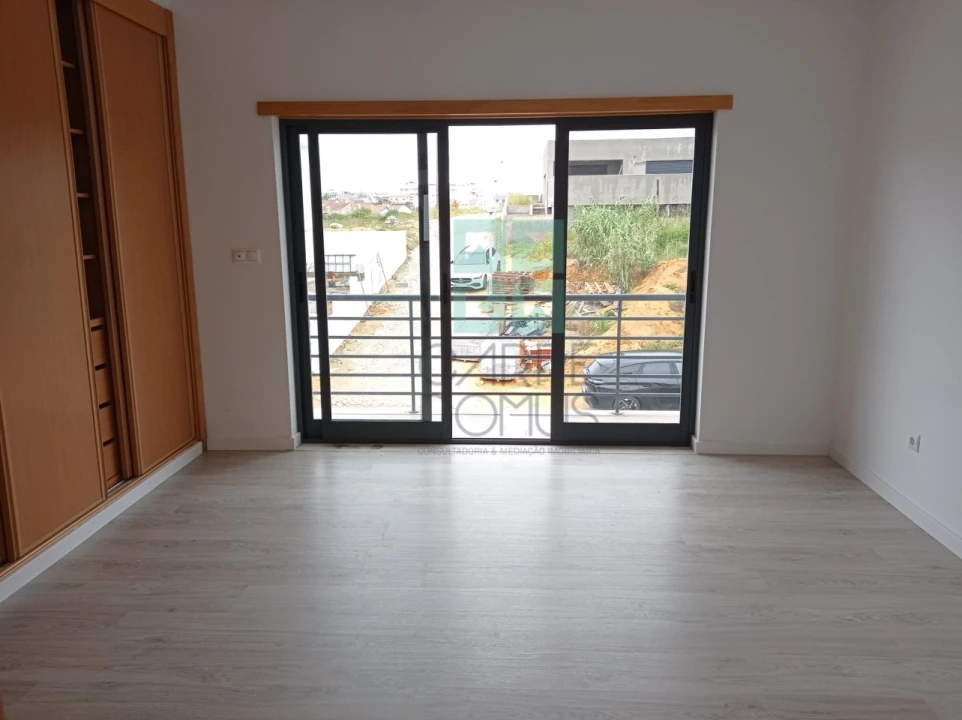 Moradia T5 para Venda em Laranjeiro e Feijó Foto 30