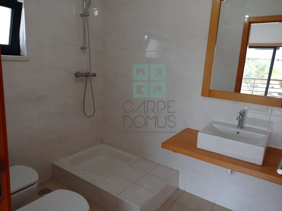 Moradia T5 para Venda em Laranjeiro e Feijó Foto 33