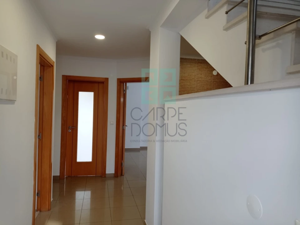 Moradia T5 para Venda em Laranjeiro e Feijó Foto 15