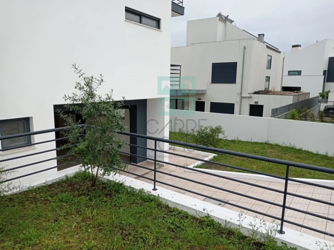 Moradia T5 para Venda em Laranjeiro e Feijó Foto 39