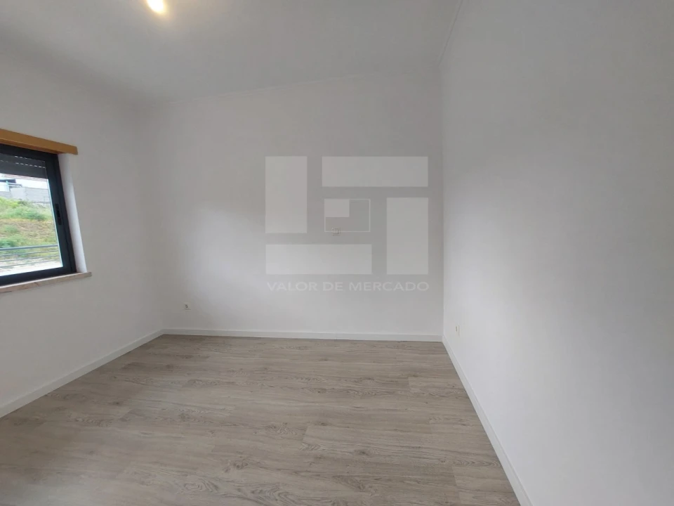 Moradia T5 para Venda em Laranjeiro e Feijó Foto 5