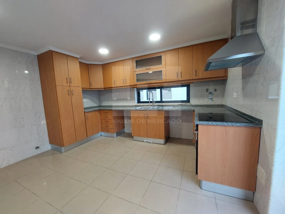 Moradia T5 para Venda em Laranjeiro e Feijó Foto 10