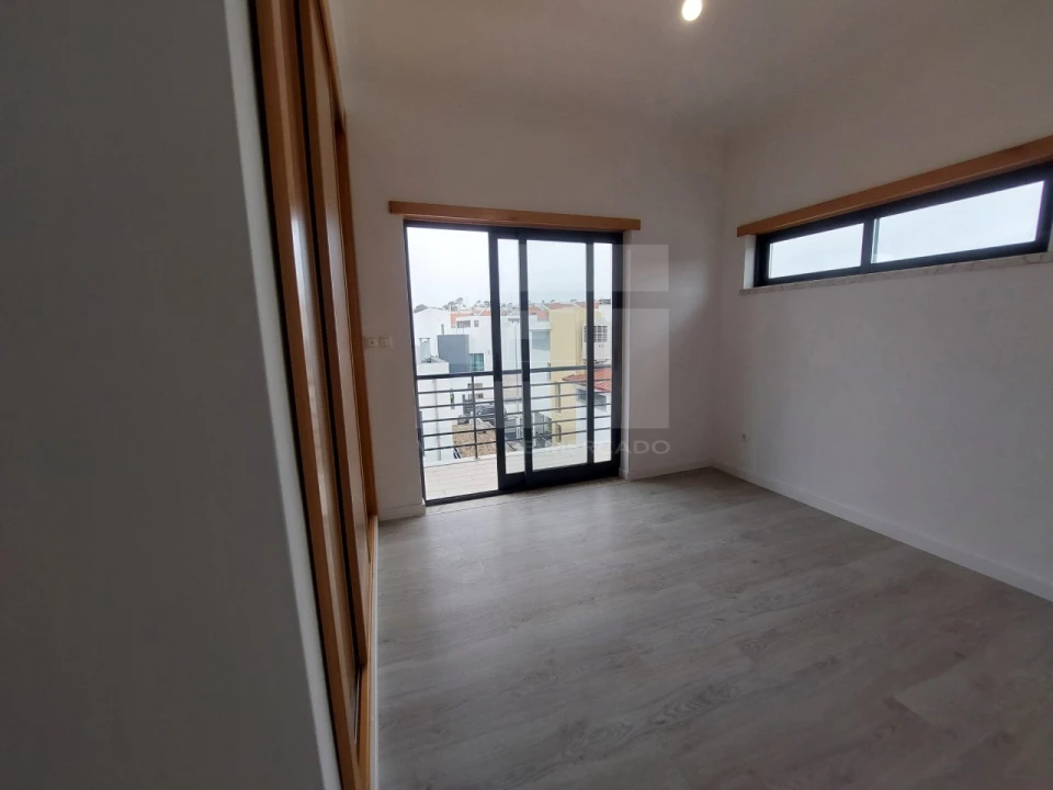 Moradia T5 para Venda em Laranjeiro e Feijó Foto 25