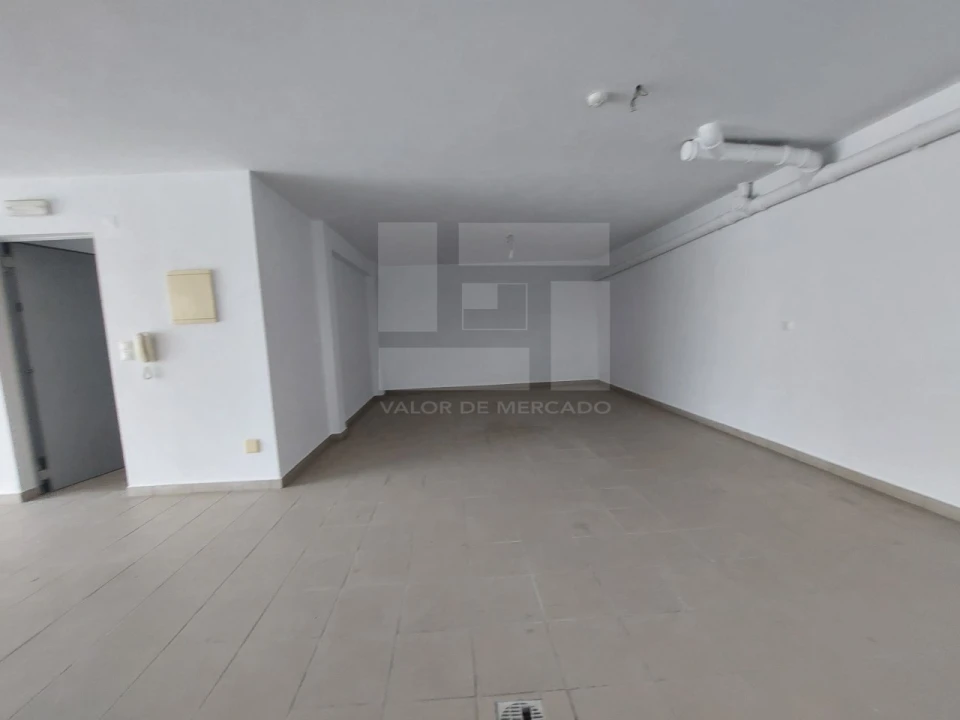 Moradia T5 para Venda em Laranjeiro e Feijó Foto 39