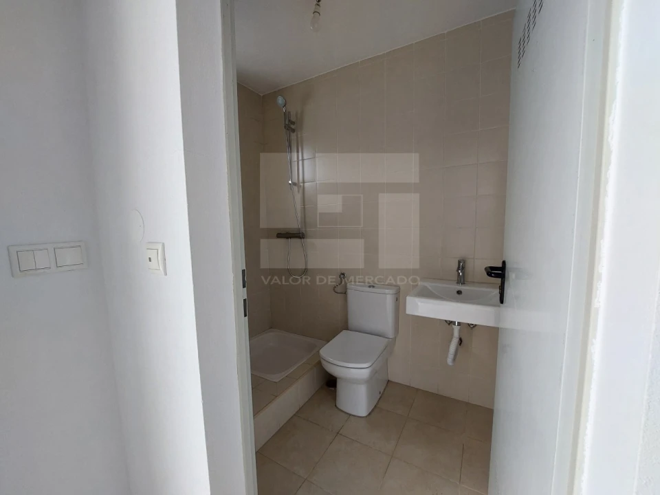 Moradia T5 para Venda em Laranjeiro e Feijó Foto 42