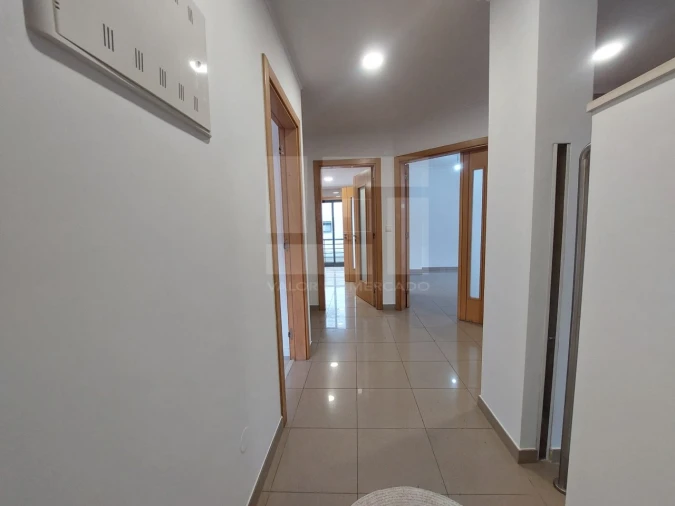 Moradia T5 para Venda em Laranjeiro e Feijó Foto 4