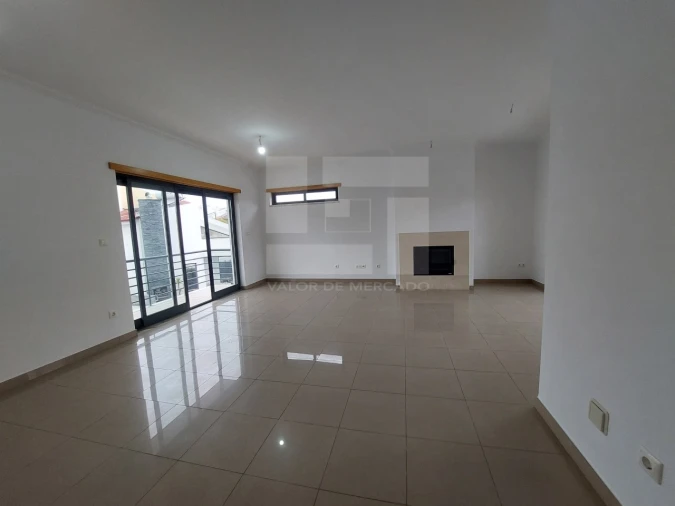 Moradia T5 para Venda em Laranjeiro e Feijó Foto 14