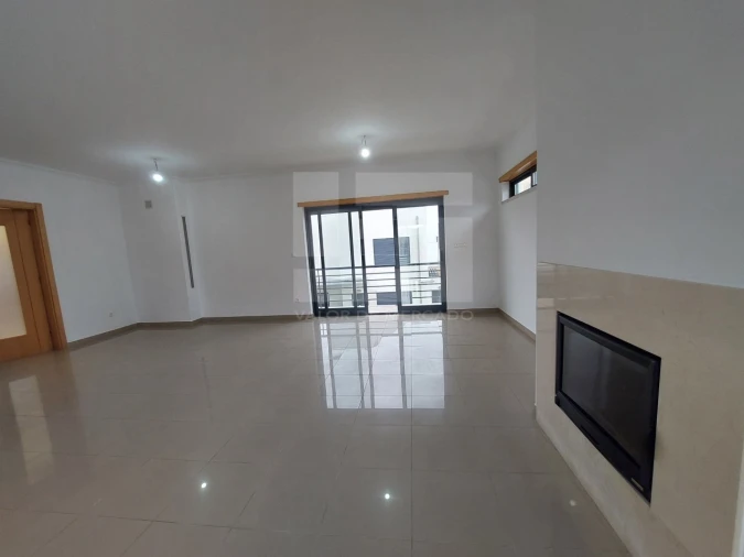 Moradia T5 para Venda em Laranjeiro e Feijó Foto 17