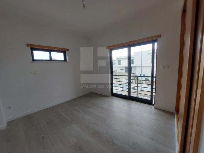 Moradia T5 para Venda em Laranjeiro e Feijó Foto 22