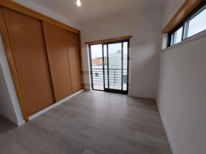 Moradia T5 para Venda em Laranjeiro e Feijó Foto 24