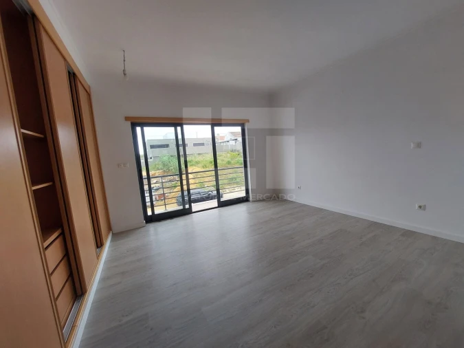 Moradia T5 para Venda em Laranjeiro e Feijó Foto 32