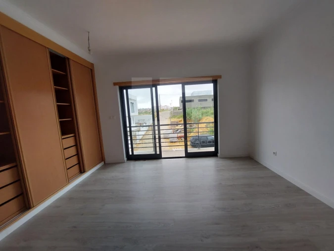 Moradia T5 para Venda em Laranjeiro e Feijó Foto 37