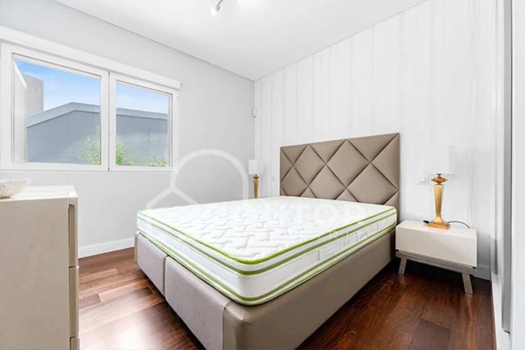 Apartamento T2 para Arrendamento em Funchal (Se) Foto 12