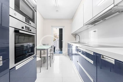 Apartamento T2 para Arrendamento em Funchal (Se)