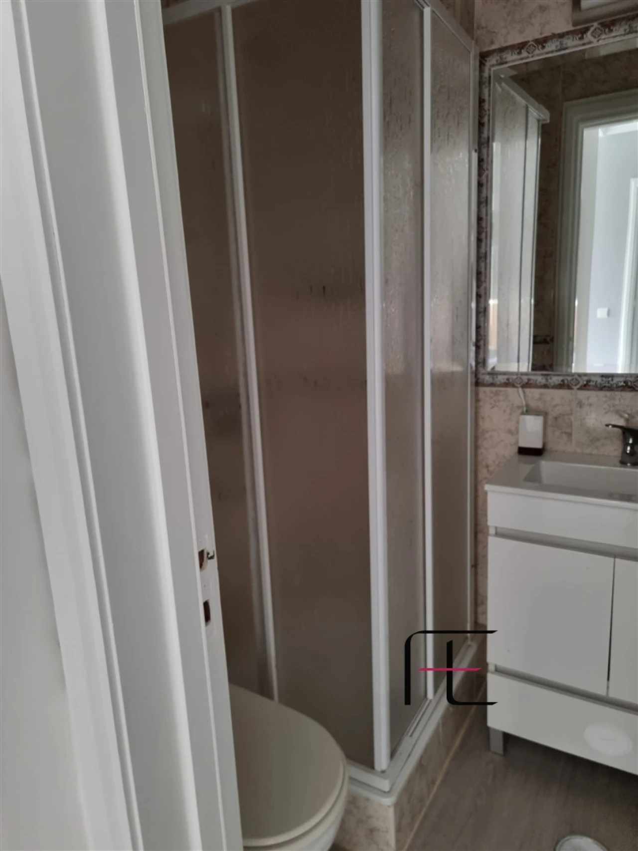 Apartamento T1 para Venda em Quarteira Foto 12