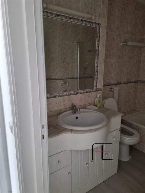 Apartamento T1 para Venda em Quarteira