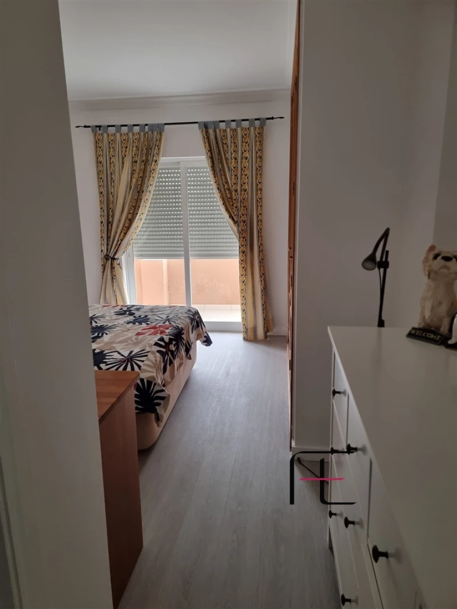 Apartamento T1 para Venda em Quarteira Foto 8