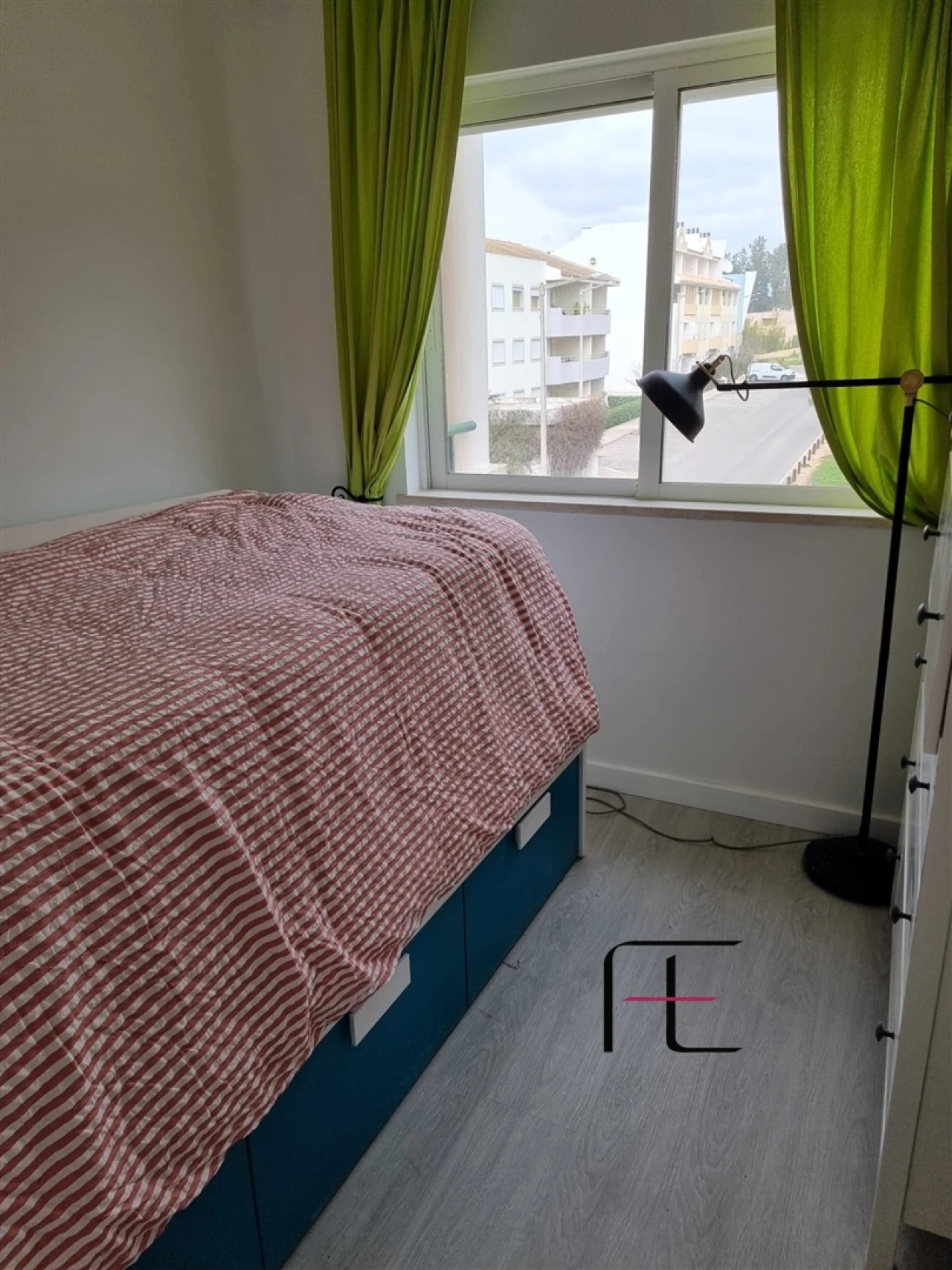Apartamento T1 para Venda em Quarteira Foto 11