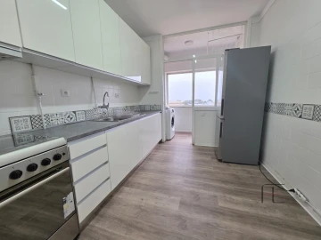 Apartamento T3 para Arrendamento em Santa Marinha e São Pedro da Afurada