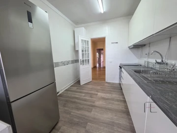 Apartamento T3 para Arrendamento em Santa Marinha e São Pedro da Afurada