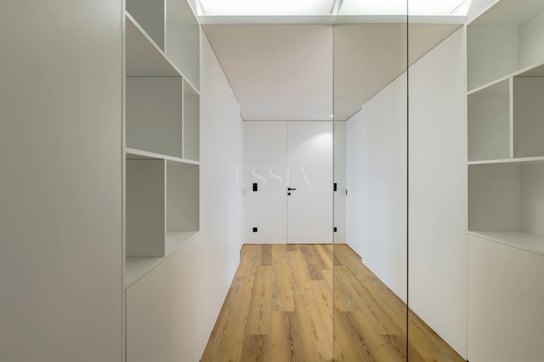 Apartamento T3 para Venda em Lordelo do Ouro e Massarelos Foto 2