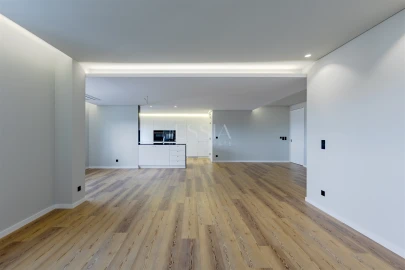 Apartamento T3 para Venda em Lordelo do Ouro e Massarelos