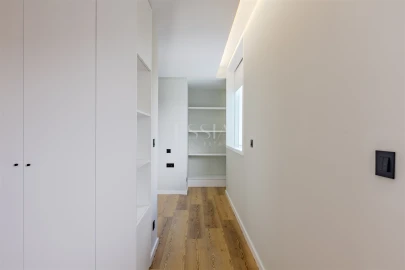 Apartamento T3 para Venda em Lordelo do Ouro e Massarelos