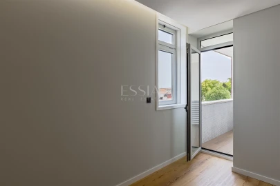 Apartamento T3 para Venda em Lordelo do Ouro e Massarelos