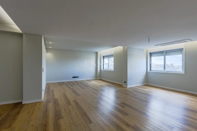 Apartamento T3 para Venda em Lordelo do Ouro e Massarelos